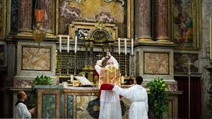 El Vaticano minimiza la filtración de documentos sobre la Misa en latín